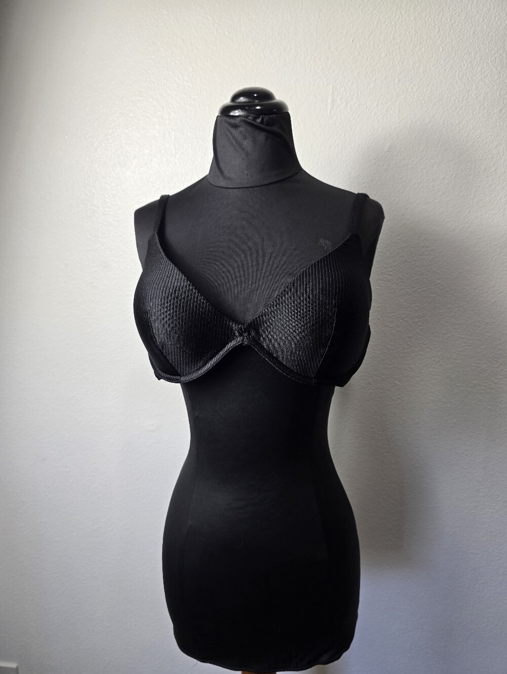Pink 2 Piece Swimsuit Black Textured Underwire Bra with Subtle Weave Beach